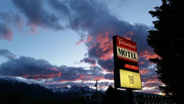 Yellowhead Motel